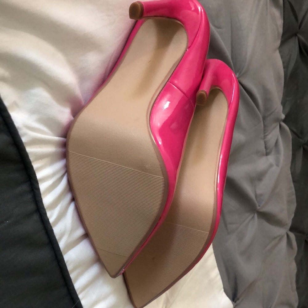 Pink heels - Picture 3 of 4